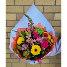 Bright Seasonal Mix Bouquet (Medium)